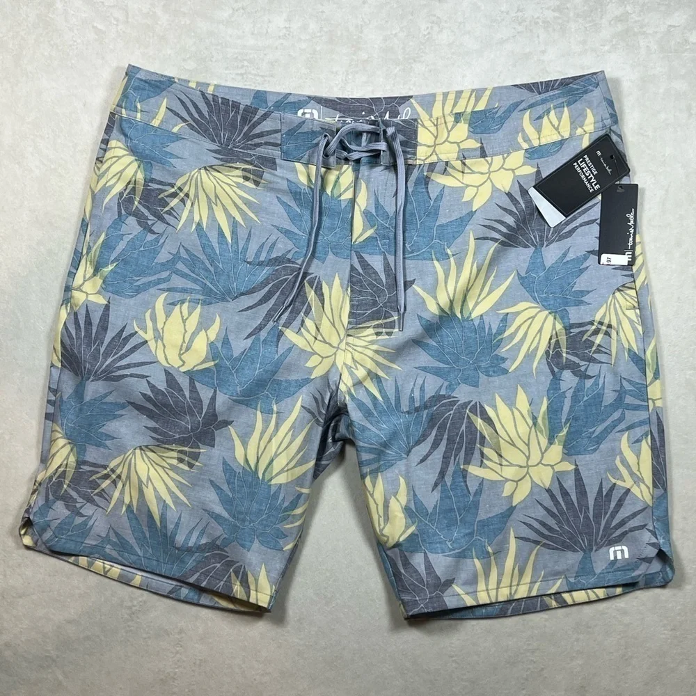 NWT Travis Mathew 42W Lifestyle Palm Floral Pattern Stretch Band Trunks Swim